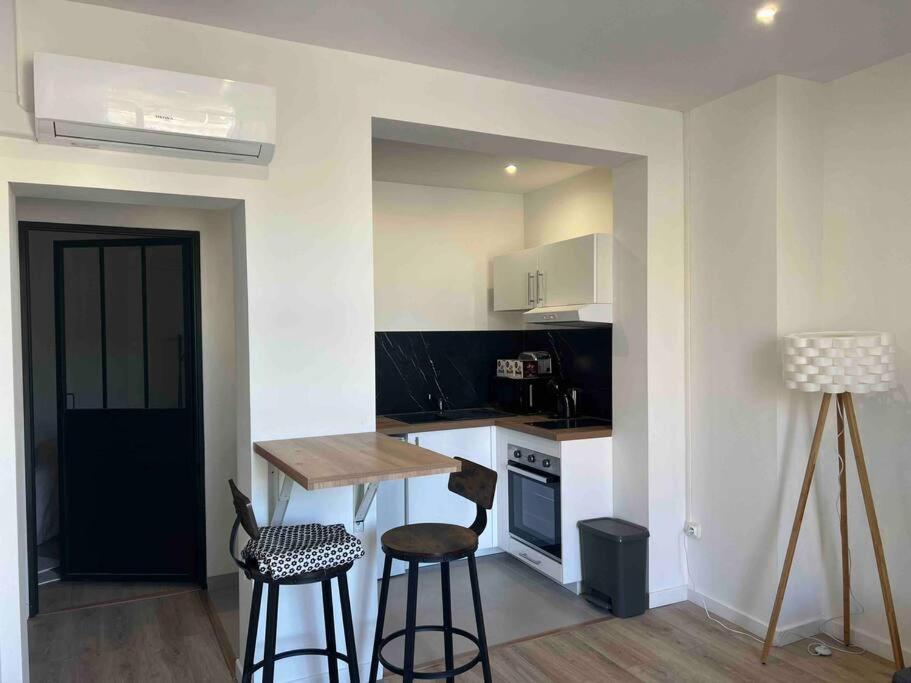 Montpellier Centre - La Fenetre De L'Ecusson Apartment Bagian luar foto